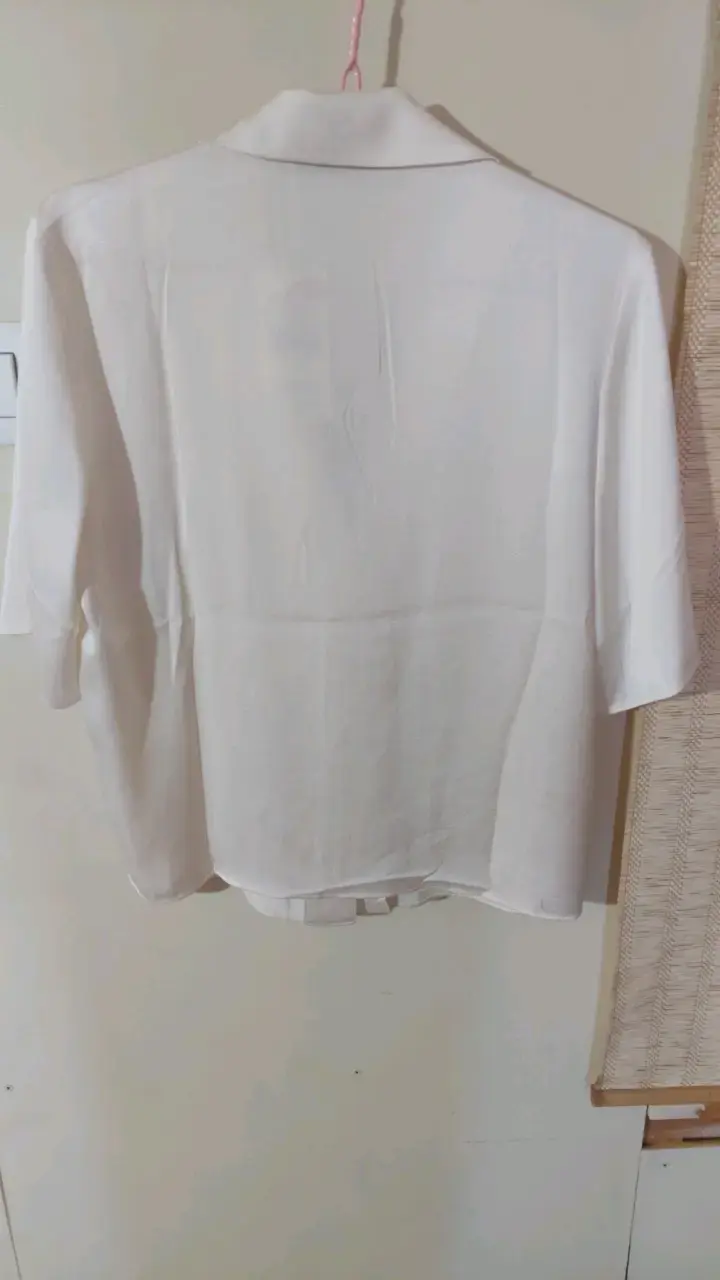 Blusa blanca de manga corta MNG - 2
