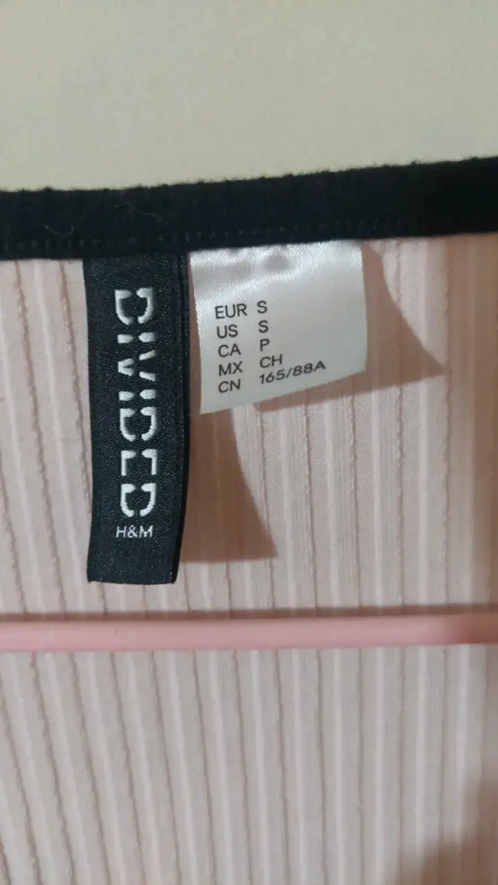 Polera manga larga H&M rosa con ribete negro - 3