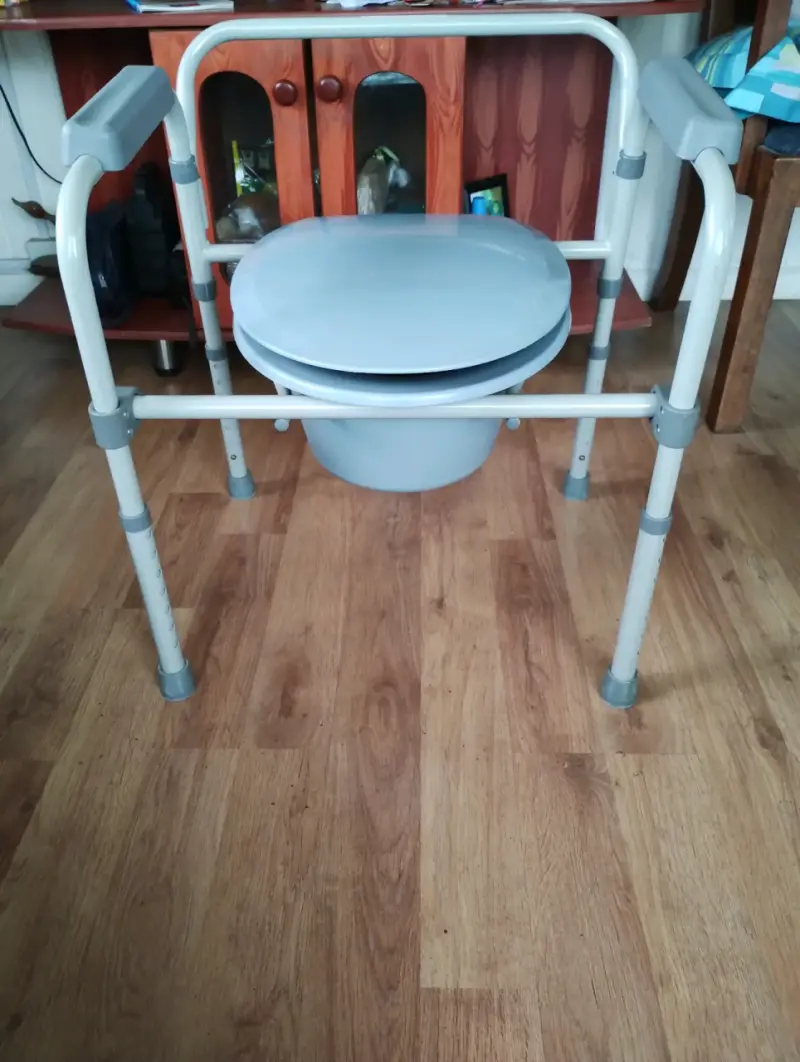 Silla de baño portátil para adultos - 1