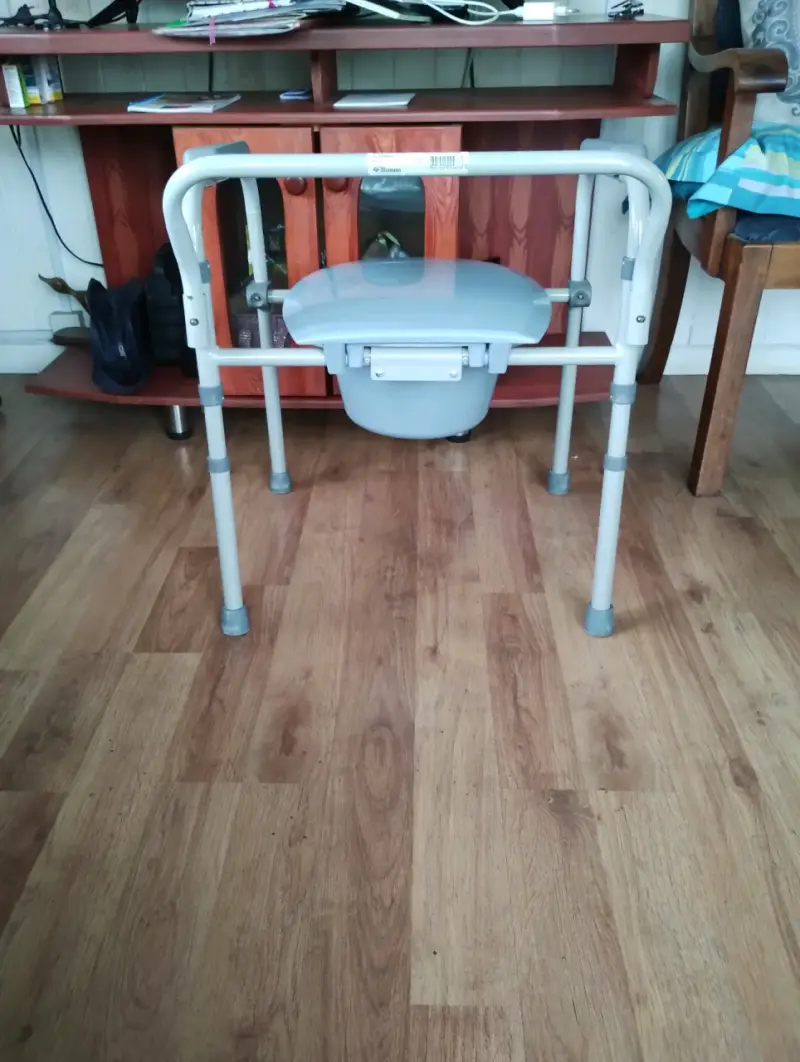 Silla de baño portátil para adultos - 4