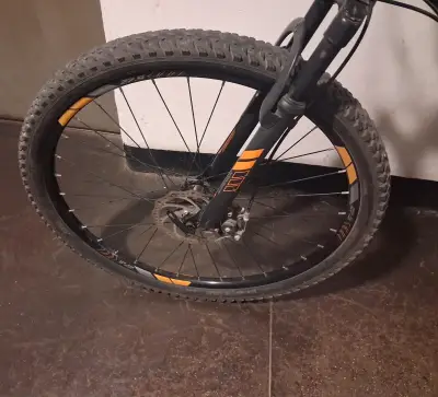 Bicicleta de montaña Oxford negra con suspensión - miniatura 5