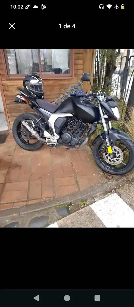 Moto Yamaha fzn deportiva negra en buen estado - 2