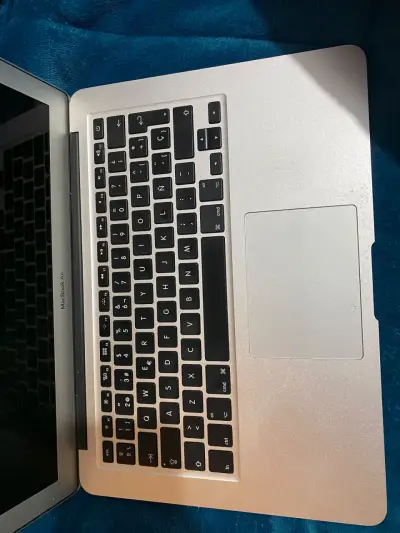MacBook Air 2017 ideal para repuestos. - miniatura 2