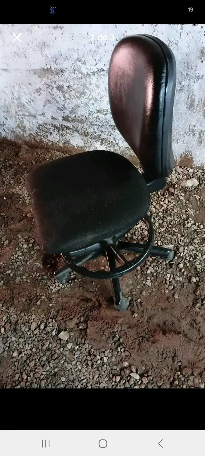 Silla de oficina giratoria negra