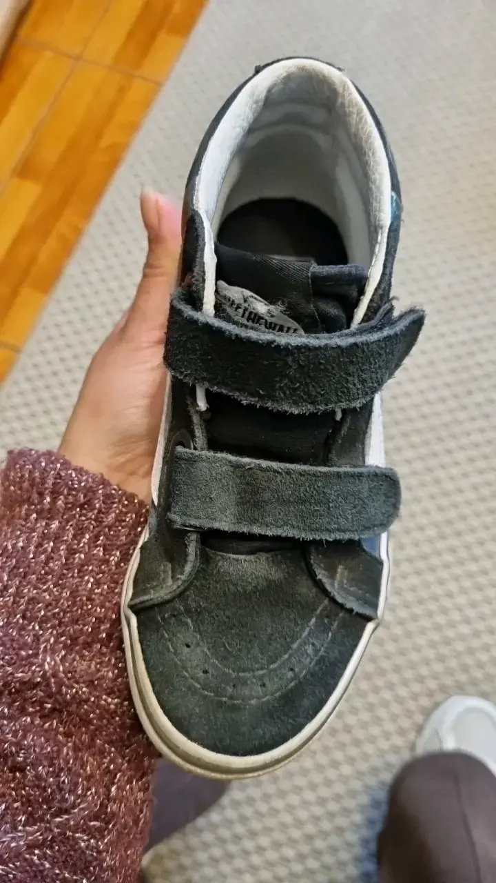 Zapatillas de niño con velcro y diseño de llamas - 2