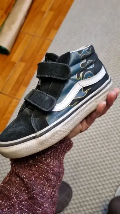 Zapatillas de niño con velcro y diseño de llamas - miniatura 3