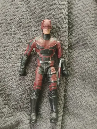 Figura de acción Daredevil Marvel Legends - miniatura 2