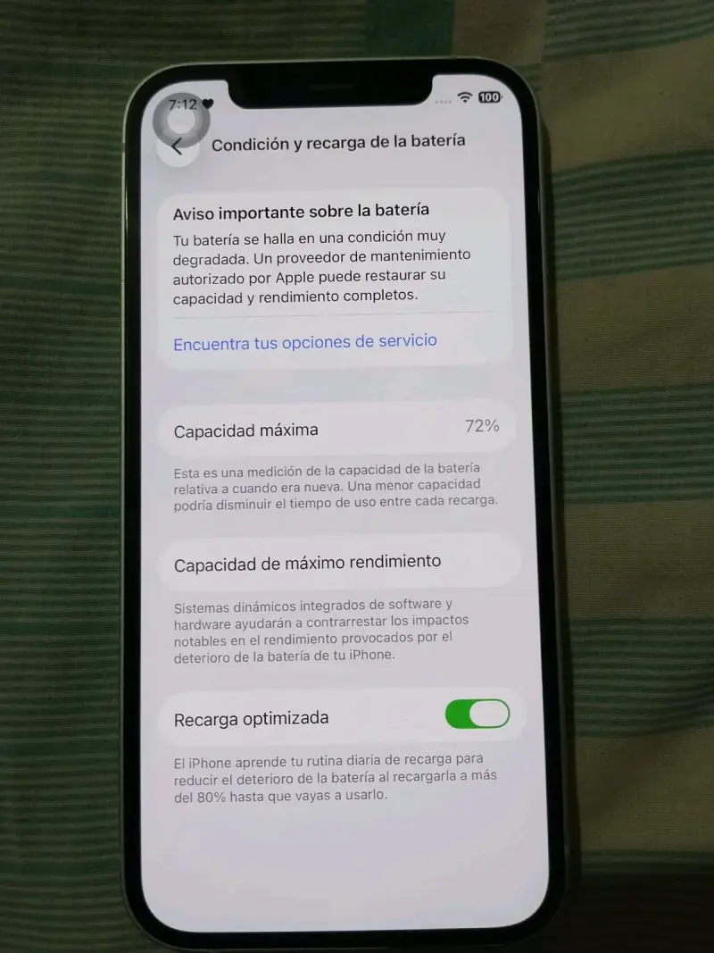 iPhone 12 con batería degradada en buen estado - 2