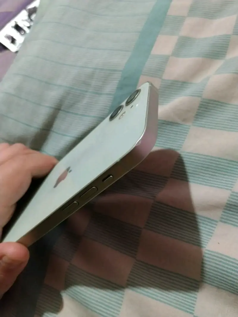 iPhone 12 con batería degradada en buen estado - 6