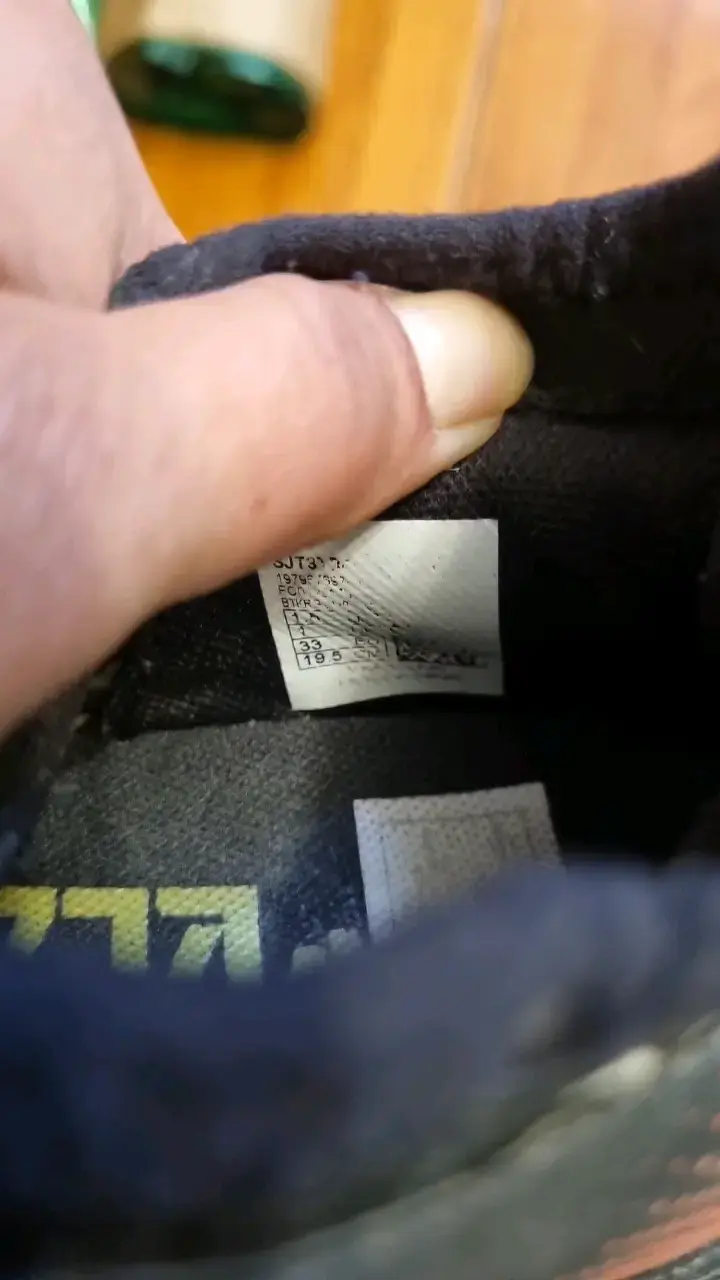 Zapatillas de fútbol sala New Balance negras y rojas - 5