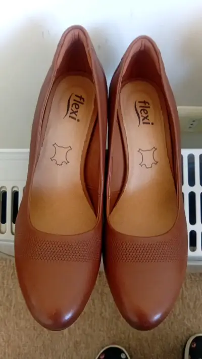 Zapatos de tacón Flexi marrones de cuero - miniatura 1