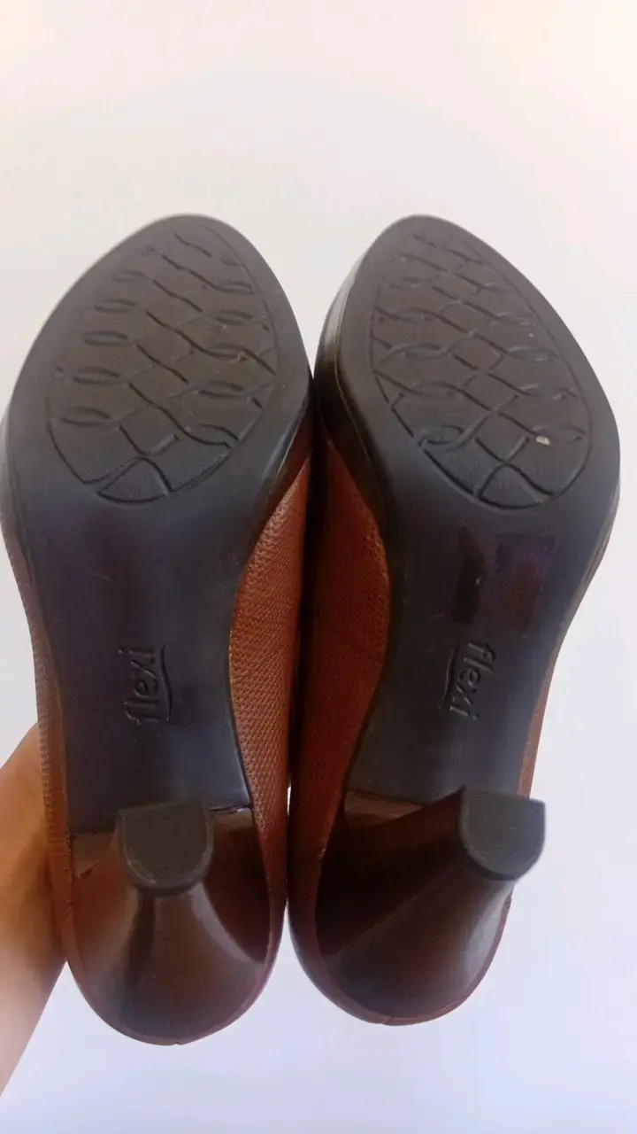 Zapatos de tacón Flexi marrones de cuero - 4