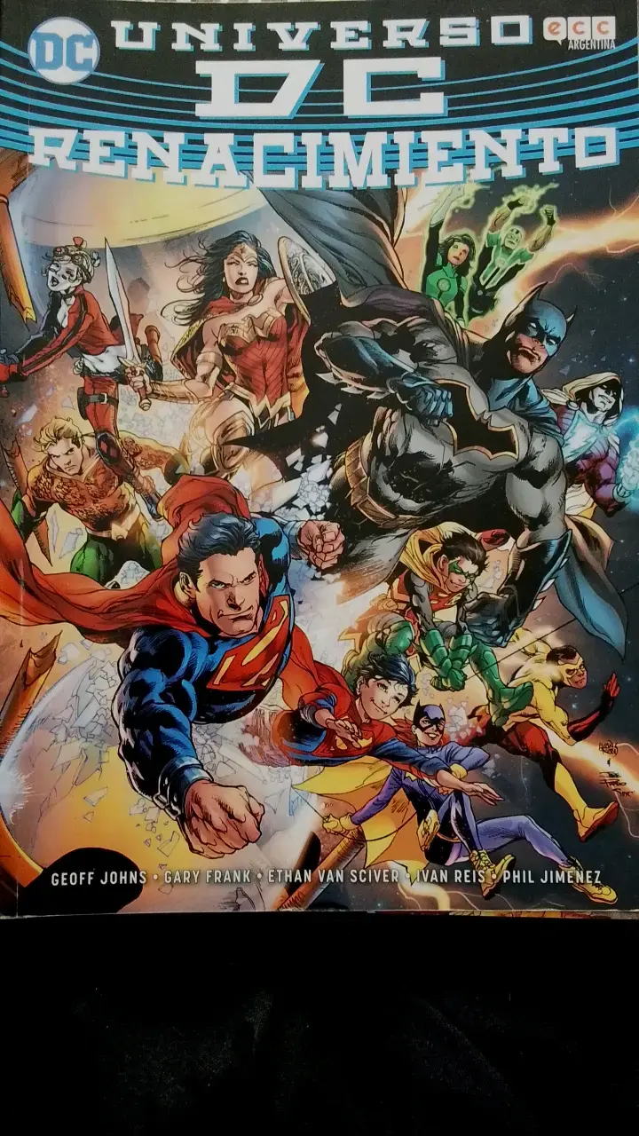 Comic Universo DC Renacimiento edición ECC ARGENTI