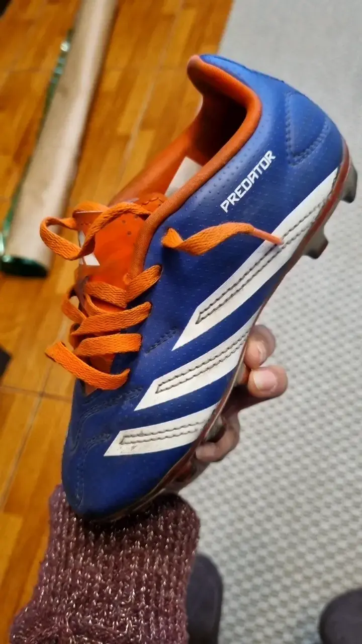 Zapatillas de fútbol Adidas Predator azul y naranja - 3