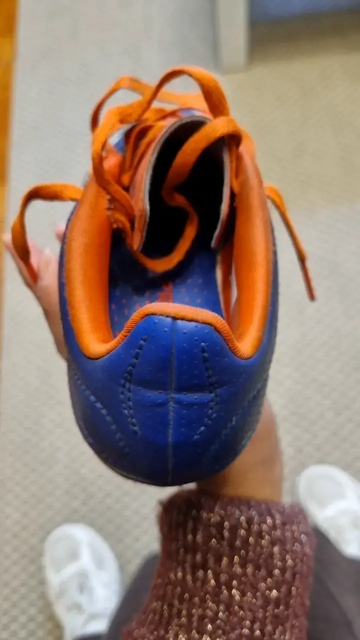 Zapatillas de fútbol Adidas Predator azul y naranja - 4