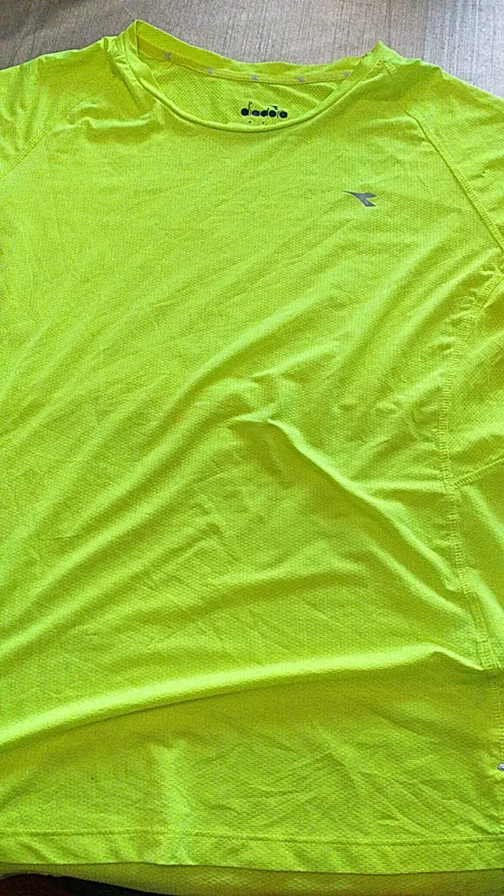 Polera deportiva amarilla Diadora unisex - 1