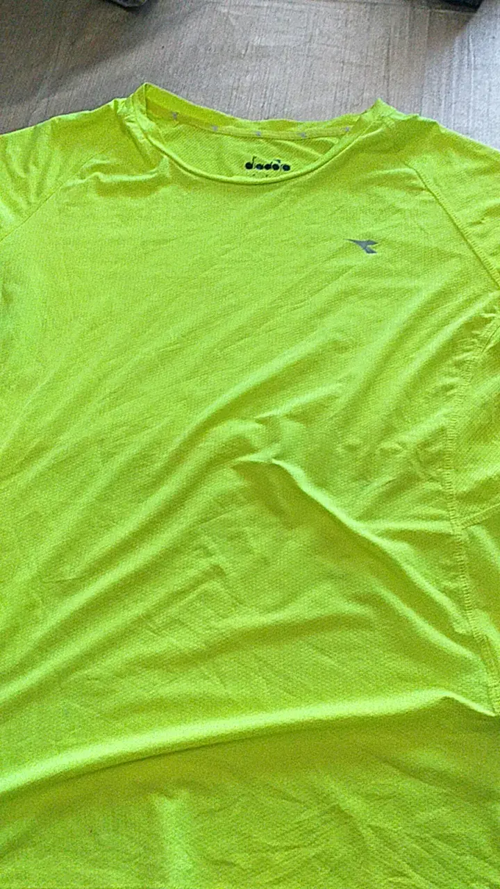 Polera deportiva amarilla Diadora unisex - 2