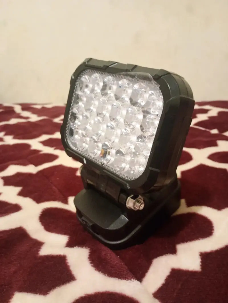 Luz LED Recargable Portátil para Herramientas - 1