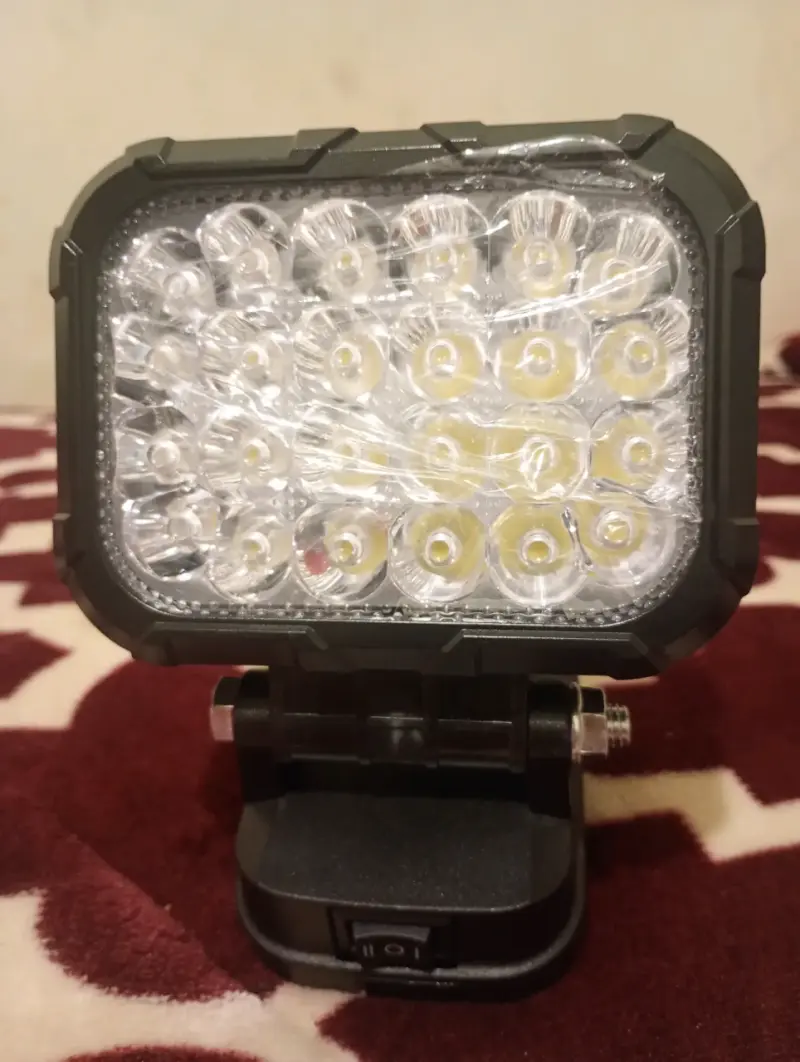 Luz LED Recargable Portátil para Herramientas - 3