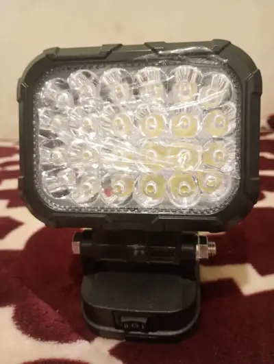 Luz LED Recargable Portátil para Herramientas - miniatura 3
