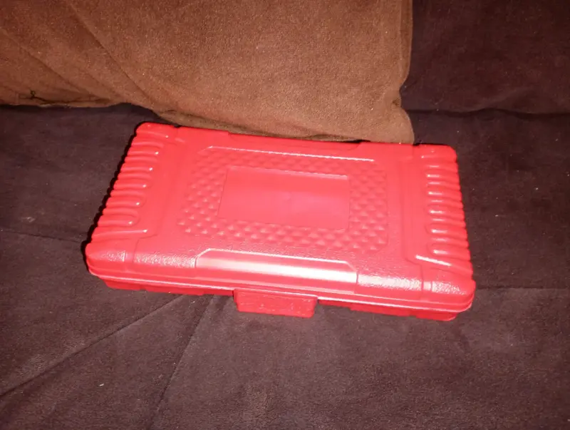 Juego de llaves de vaso y puntas con estuche rojo - 3