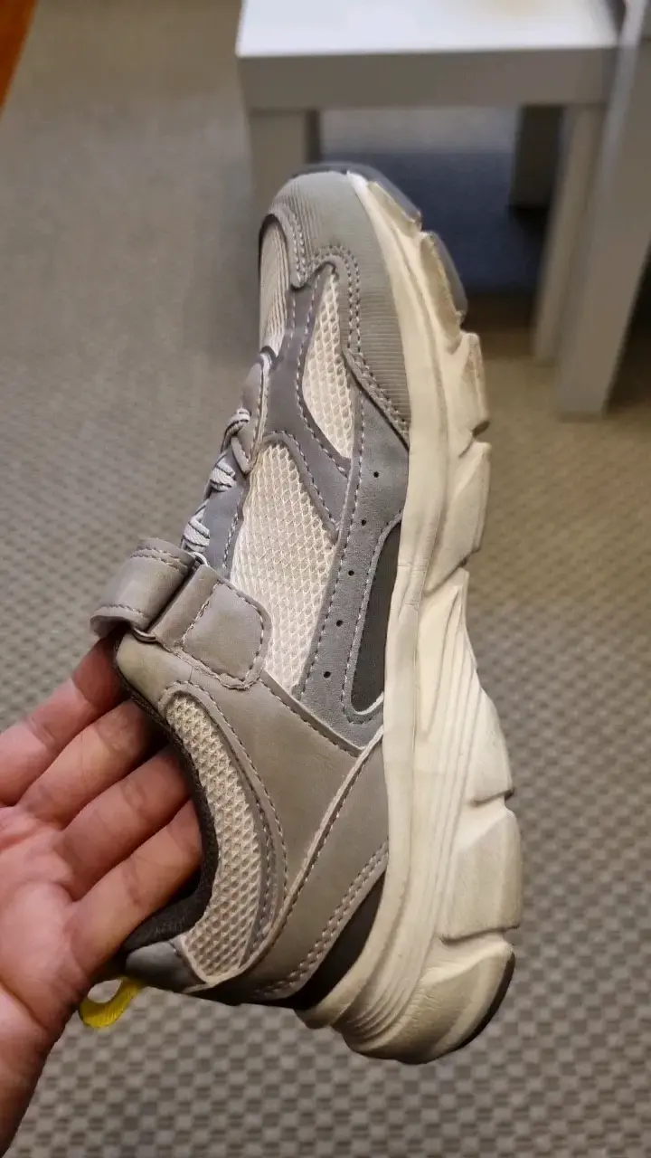 Zapatillas deportivas grises con velcro para niños - 2