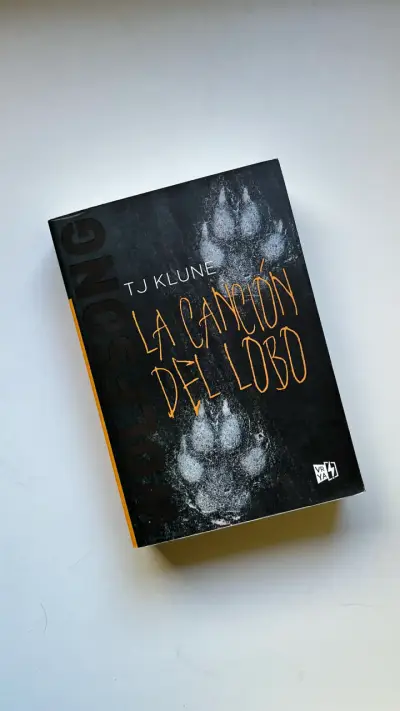 Libro 'La Canción del Lobo' de TJ Klune - miniatura 1
