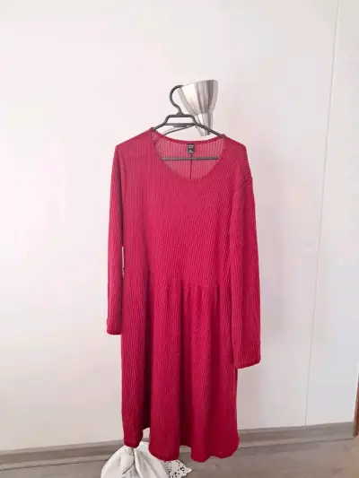 Vestido rojo de manga larga para mujer - miniatura 1