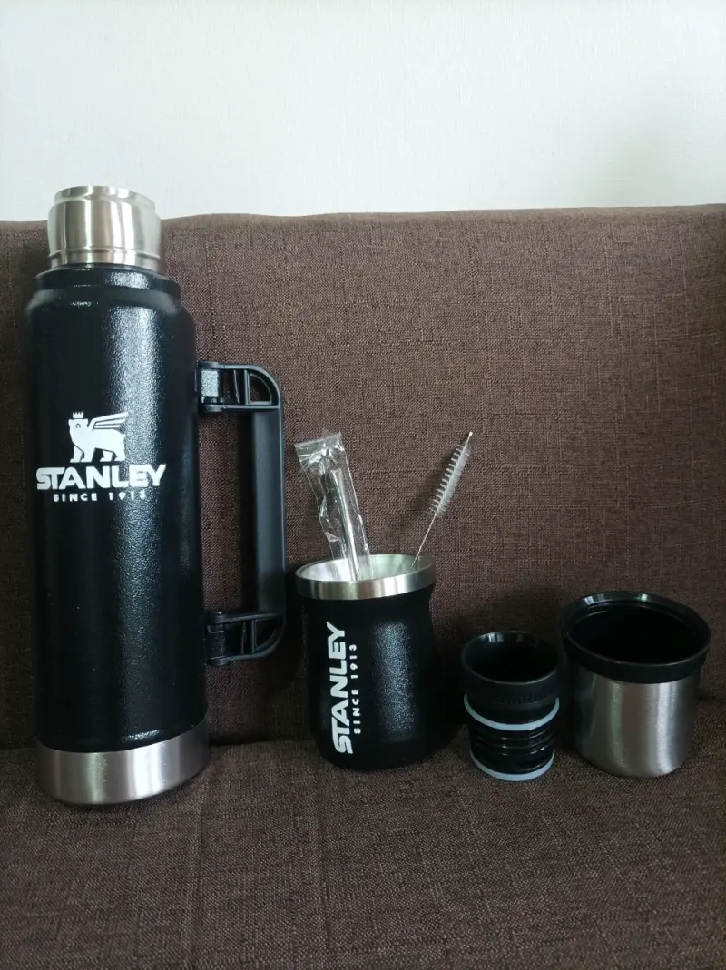 Termo Stanley con vaso y bombilla - 1