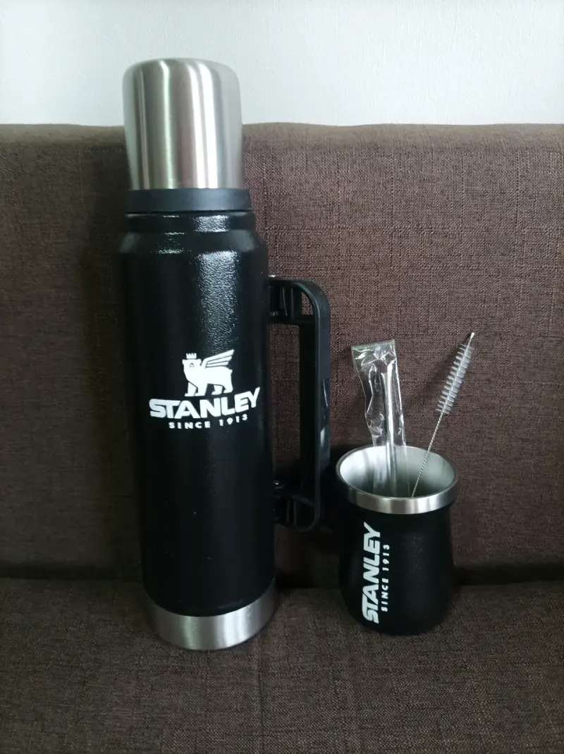 Termo Stanley con vaso y bombilla - 2