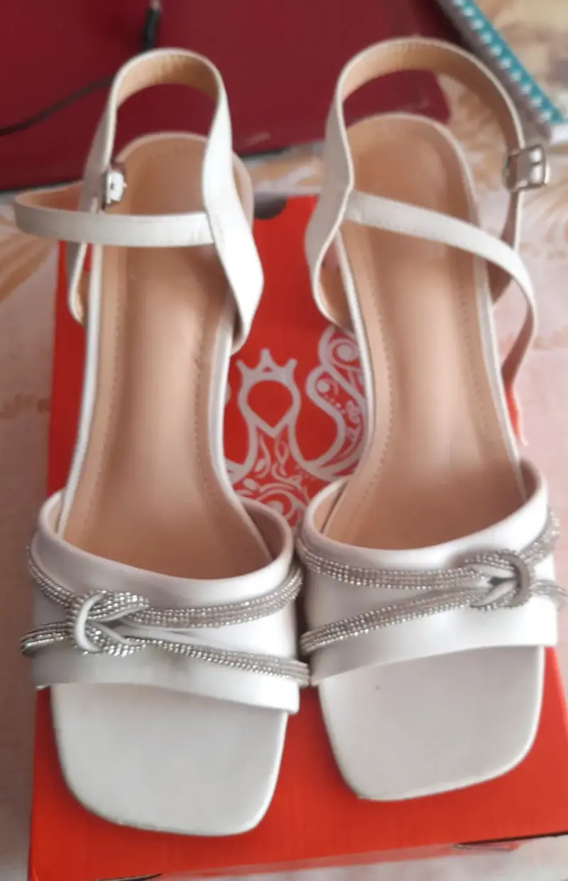 Sandalias de tacón blancas Weide elegantes - 2