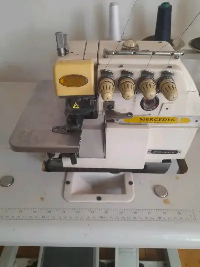 Máquina Overlock Industrial Mercedes 757-516E-NT-32 - miniatura 1