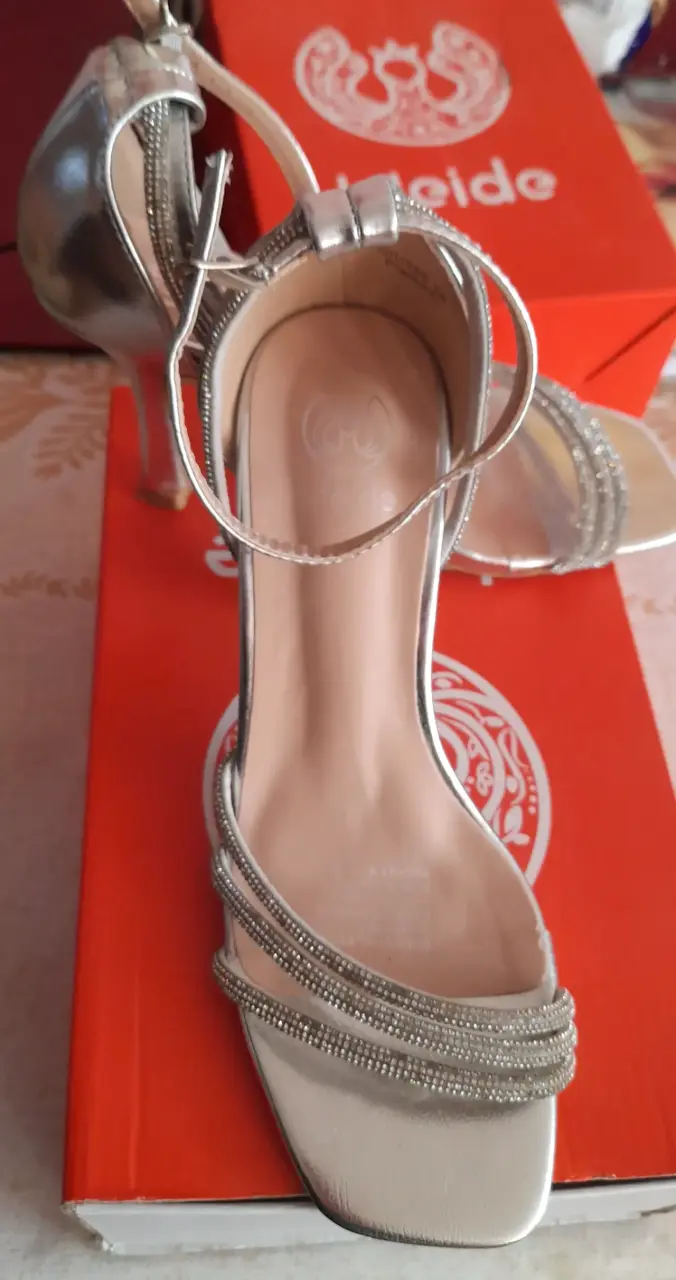 Sandalias de tacón plateadas Weide elegantes - 3