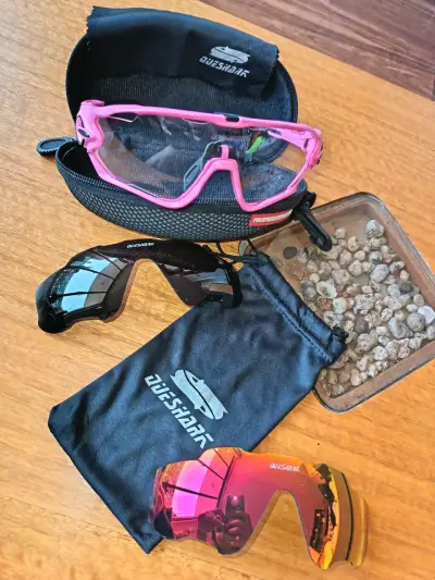Gafas deportivas Queshark con estuche int - miniatura 2