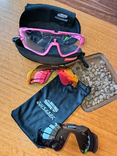 Gafas deportivas Queshark con estuche int - miniatura 3