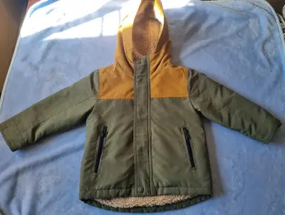 Chaqueta de invierno para niño con capucha - miniatura 1