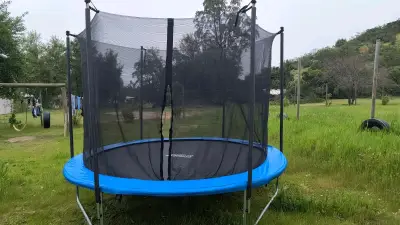 Trampolín con red de seguridad azul y negro - miniatura 3