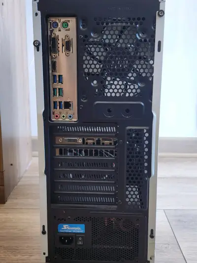 PC de Escritorio con Procesador AMD Ryzen 5 - miniatura 1