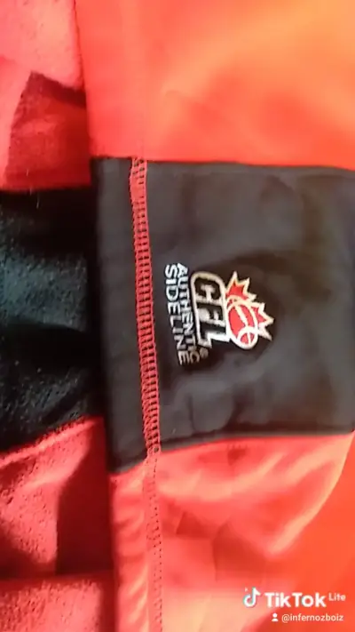 Chaqueta Reebok CFL roja con capucha - miniatura 5