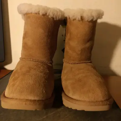 Botas UGG de piel con lazo para mujer - miniatura 4