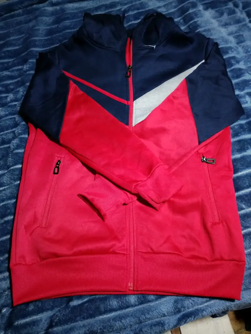 Polerón con capucha Nike negro y rojo - 5