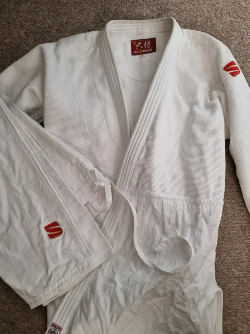 Kimono de Judo KuSakura Blanco Talla 55 - 1