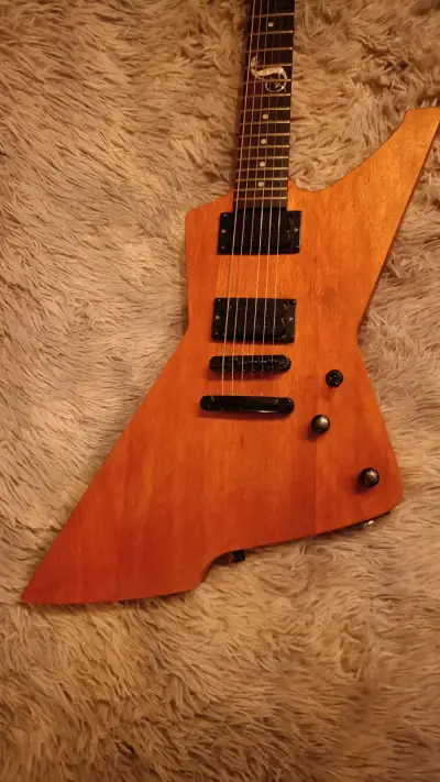 Guitarra eléctrica ESP snakebyte clon caoba - miniatura 1