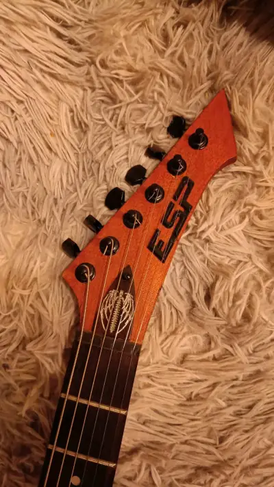 Guitarra eléctrica ESP snakebyte clon caoba - miniatura 5