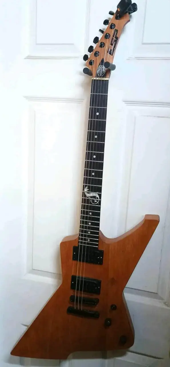 Guitarra eléctrica ESP snakebyte clon caoba - 6