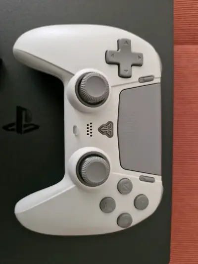 PS4 slim 1 tb - miniatura 3