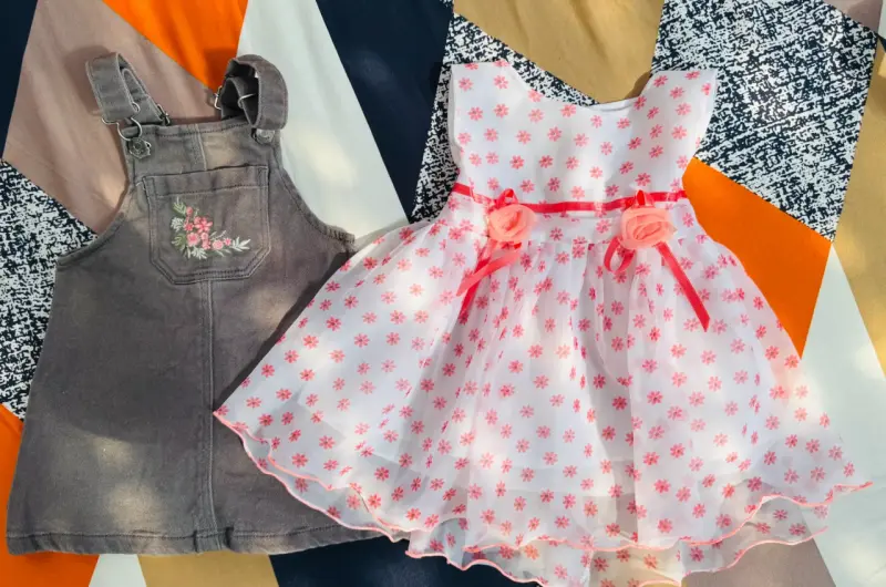 Vestido y jardinera para niña con diseño floral - 1