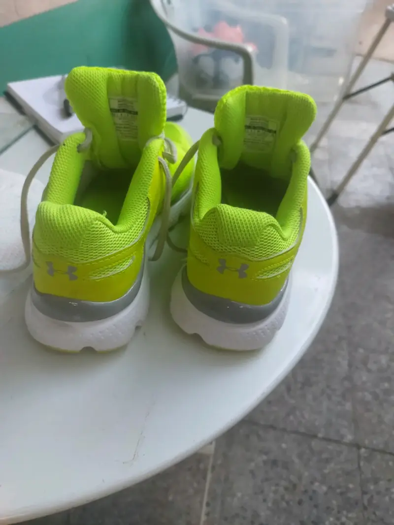 Zapatillas deportivas Under Armour amarillas - 2