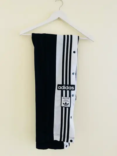 Pantalones deportivos Adidas, Adibreak negro - miniatura 1