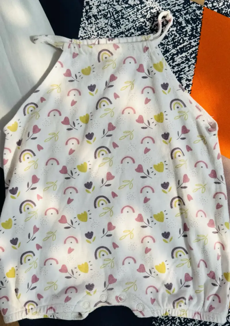 Conjunto de peleles para bebé en tonos pastel - 4
